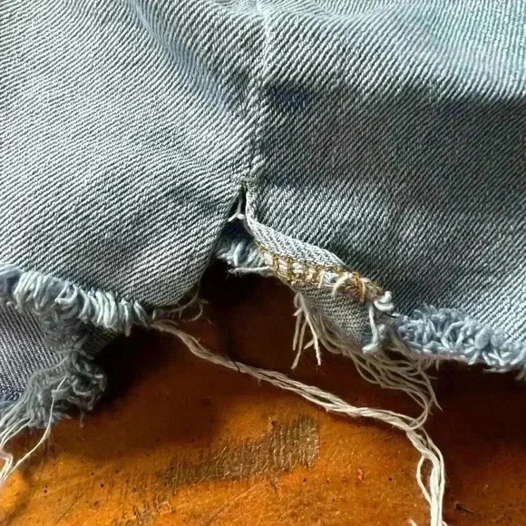 Cooper Key size 5 distress denim jean shorts with the sides cut off - Picture 7 of 10